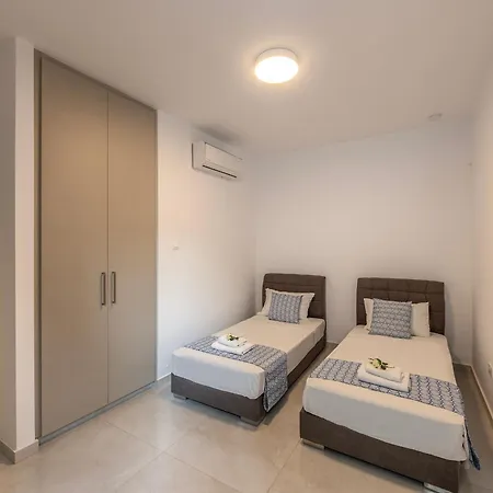 Holiday home Pliades *