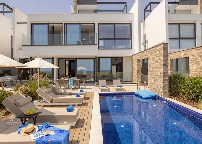 Pliades Case de vacanță